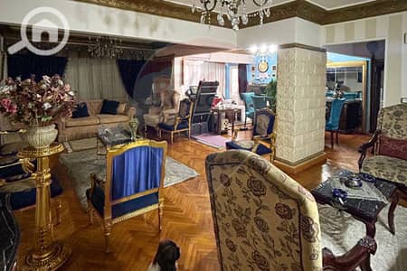 شقة 4 غرف نوم للبيع في سابا باشا، الإسكندرية - 1. jpg