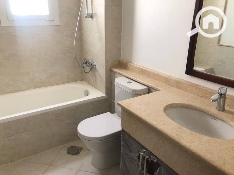 4 06b665af-69dd-4a3a-a551-300dc16c6b85. jpg