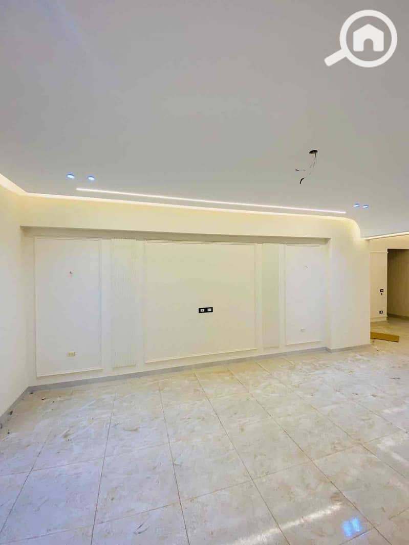 4 f455d426-a5ff-4ed2-a59c-2cebe646058a. jpg