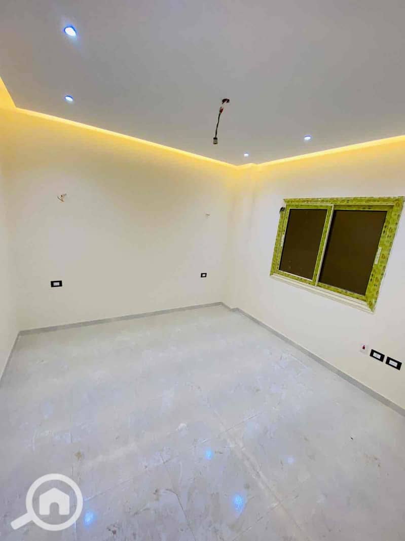 13 552fcd7b-5dc6-4c98-8380-f87e07bf77ce. jpg