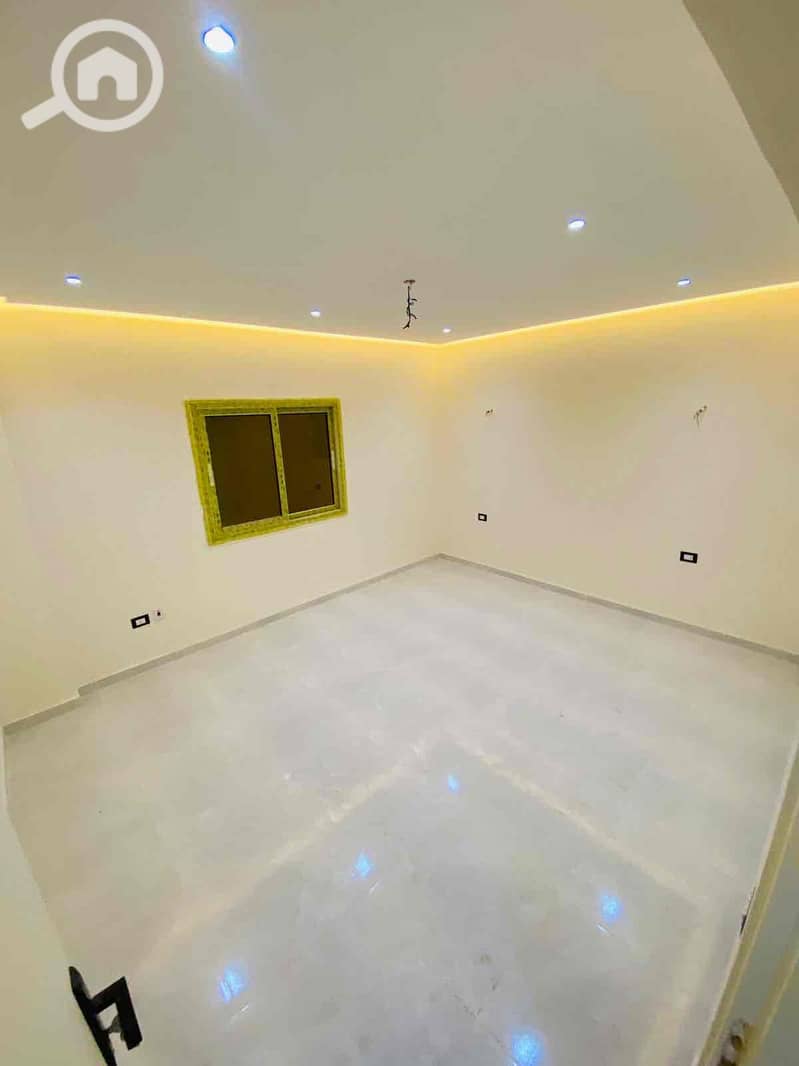 22 4d99b309-94b8-40e6-81f8-f7a14ae4c90f. jpg