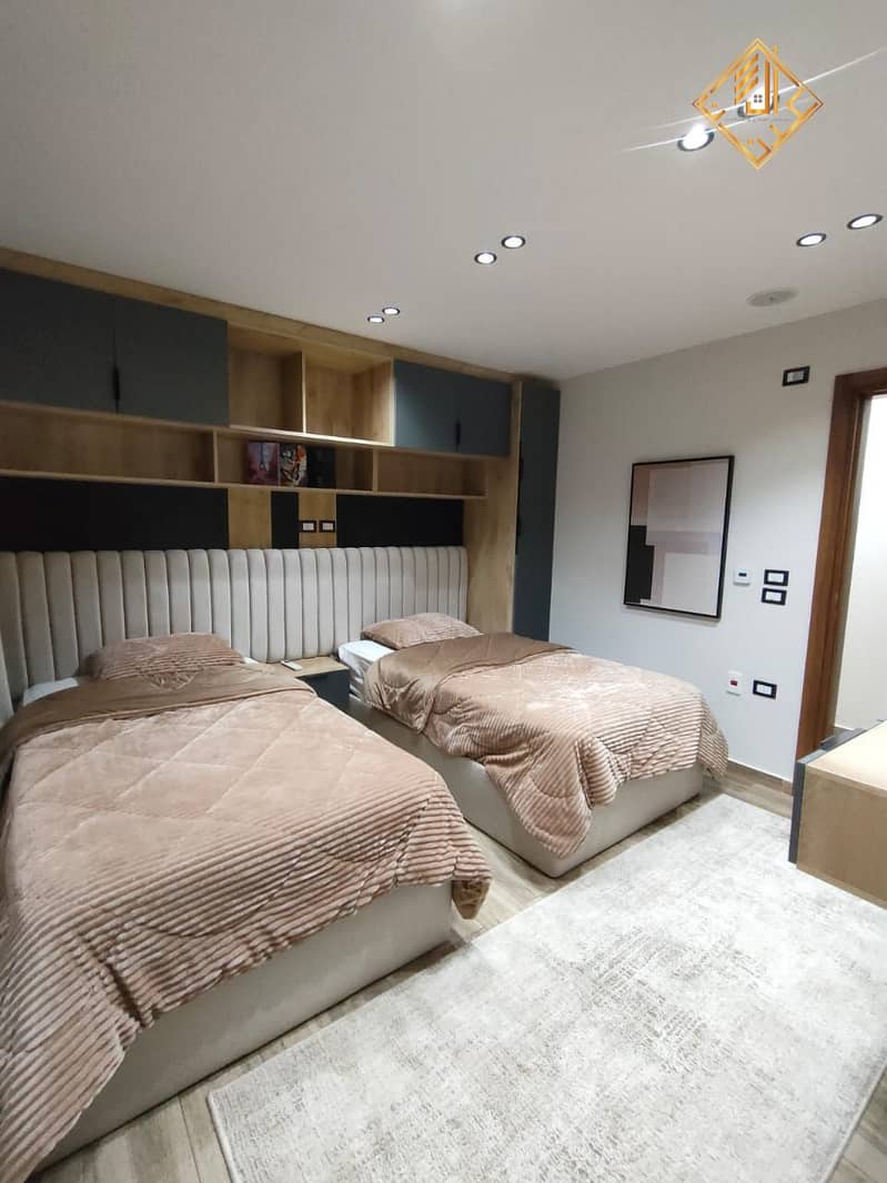 4 WhatsApp Image 2025-10-06 at 13.56. 39 (1). jpeg