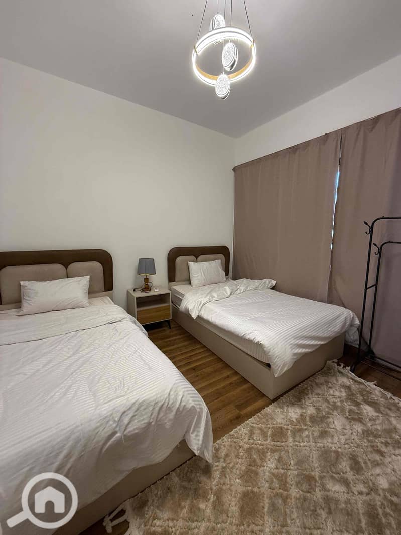 14 51e46567-b51e-43f4-b20f-f23c3d91481d. jpg