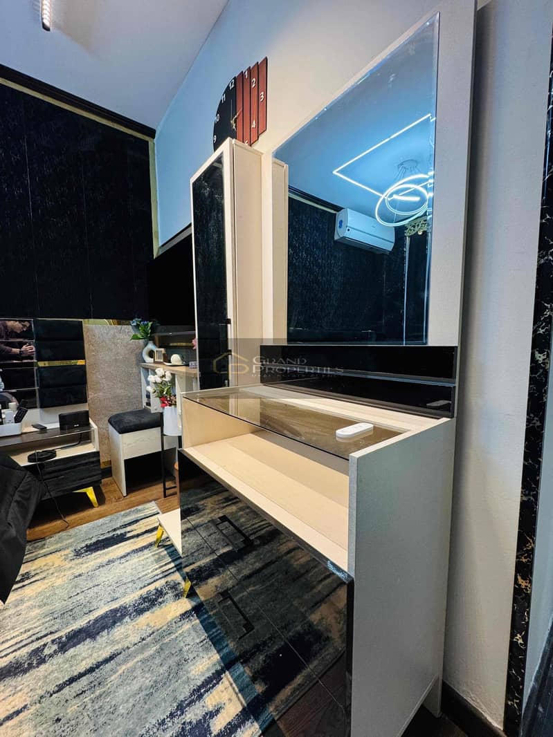 11 2573ce69-584e-48e3-ae3a-44ee7b83e03a. jpg