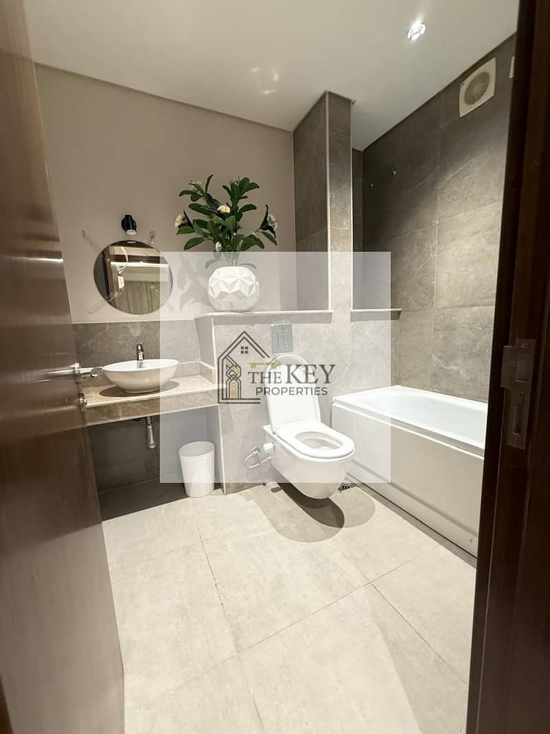 14 cecee182-dcbb-40ed-b3e0-65f1ebc0a1cb. jpg