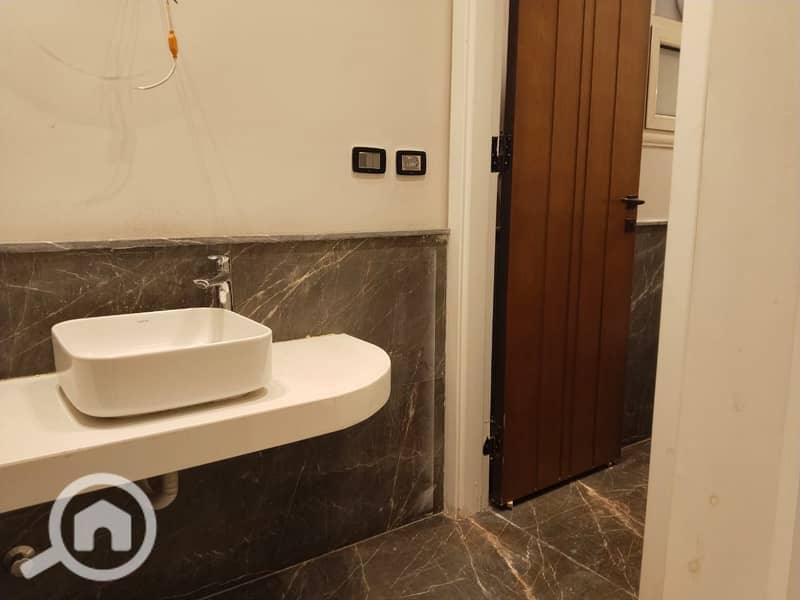 18 IMG-20251121-WA0049. jpg