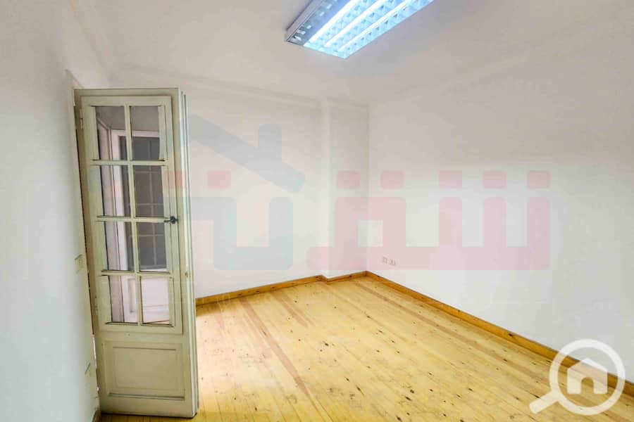 4 WhatsApp Image 2025-11-18 at 18.09. 52 (1). jpg