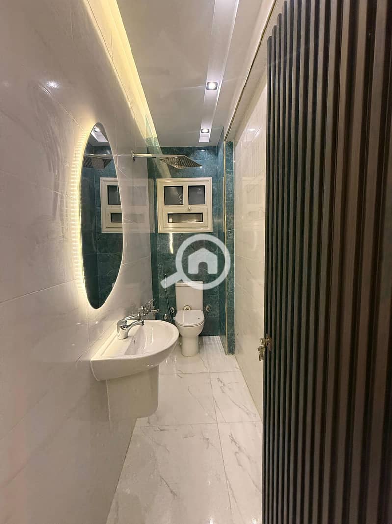 12 7a5f4e09-df82-4d03-962d-41d9934629aa. jpg