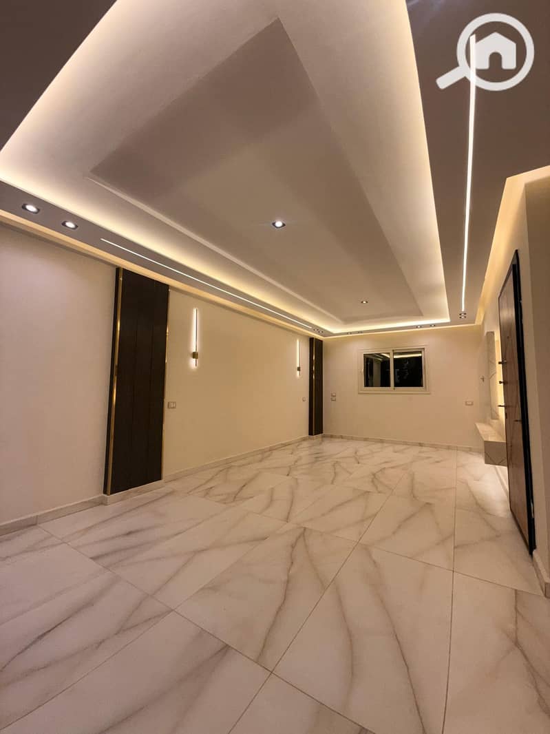 13 bfc56485-11e6-4083-93b1-055855d6af12. jpg