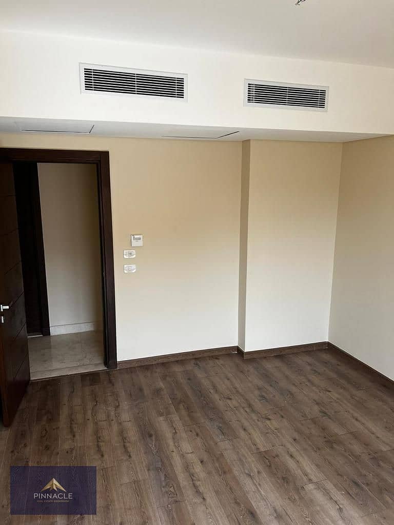 7 WhatsApp Image 2025-11-27 at 15.55. 23_e7f0ccc4. jpg