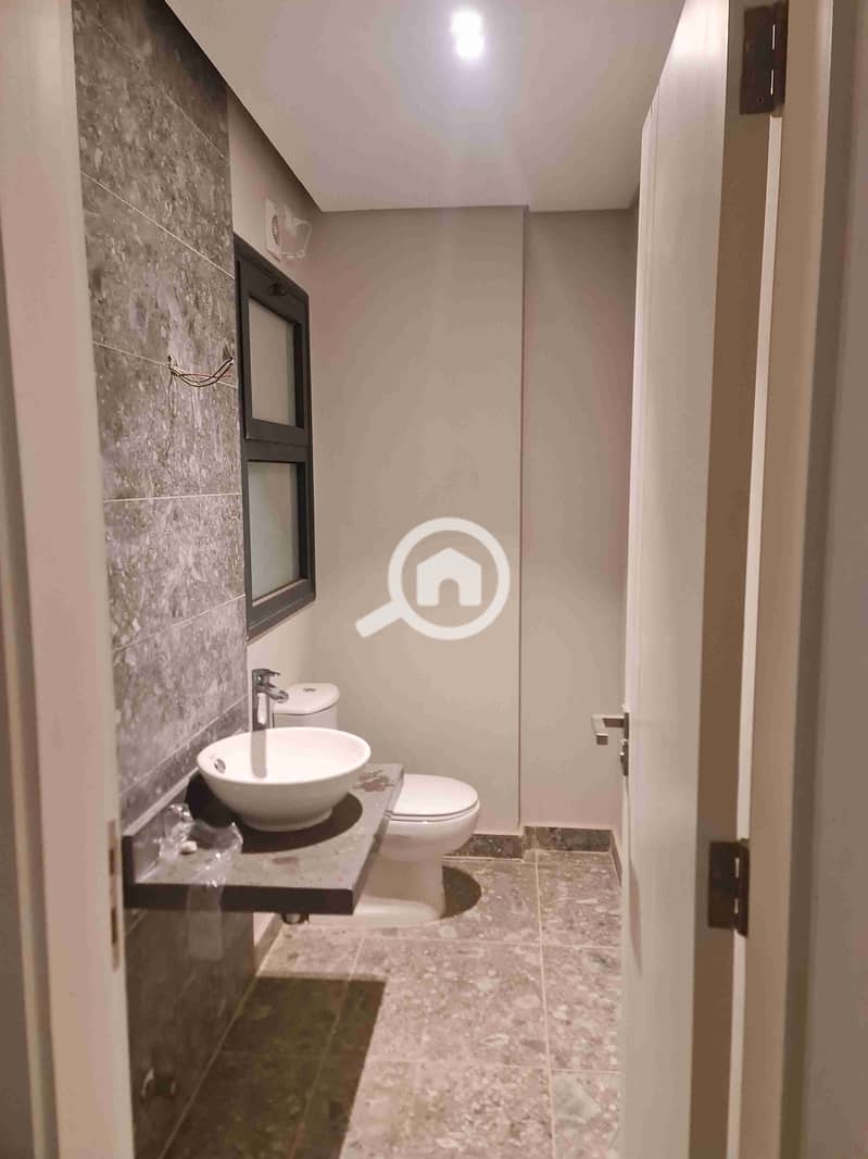 2 20251117_173429. jpg