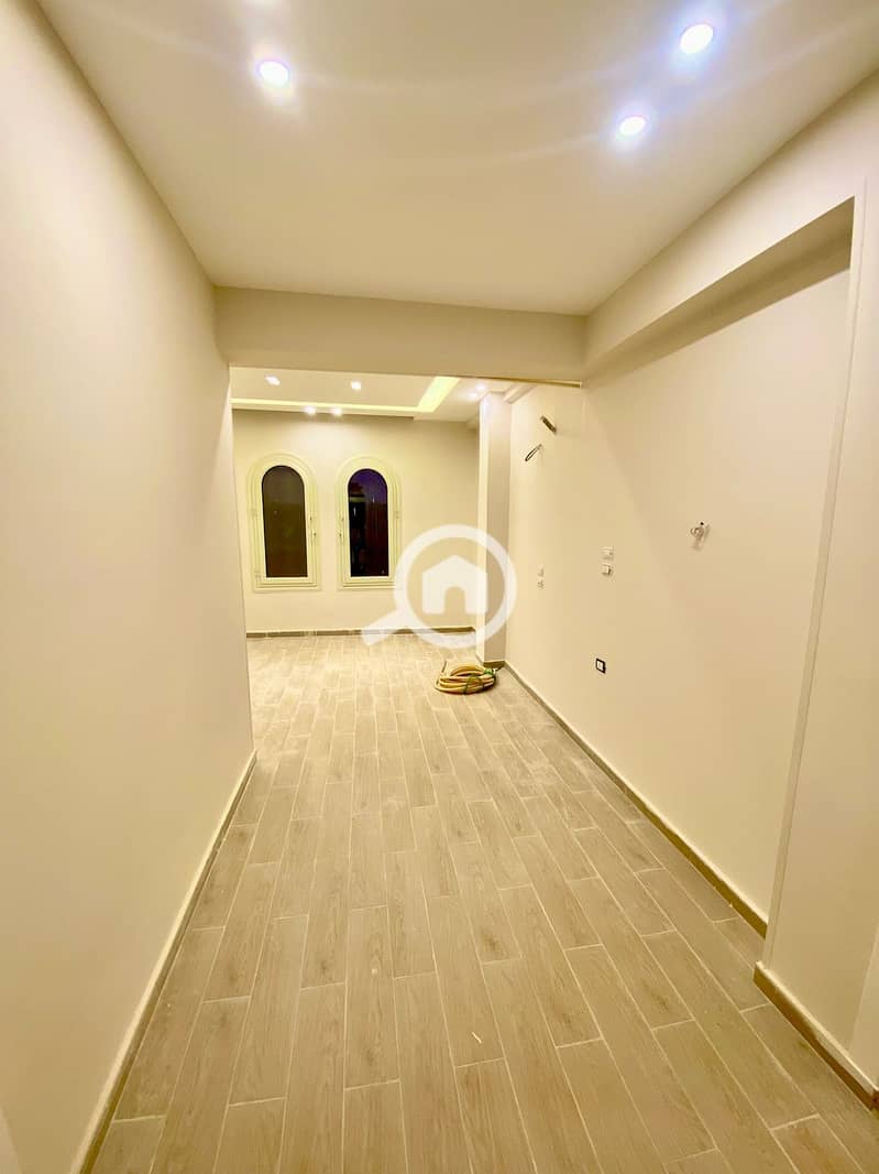 7 8c81b677-9acf-4f69-aee9-20c23679d970. jpeg