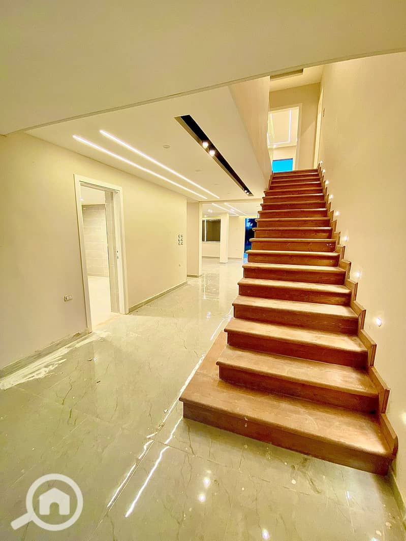 9 427dde0f-e9c9-4fc8-890e-7cf8bfc57562. jpeg