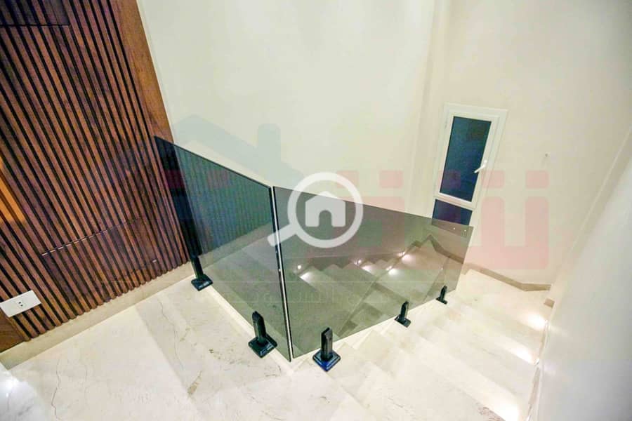 8 WhatsApp Image 2025-01-01 at 11.06. 10 PM (1). jpg