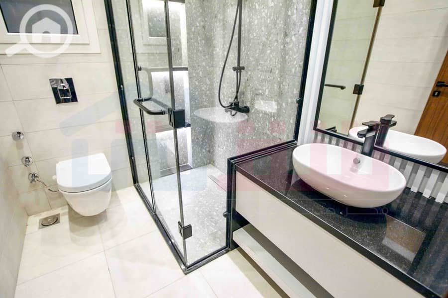 10 WhatsApp Image 2025-01-01 at 11.06. 10 PM. jpg