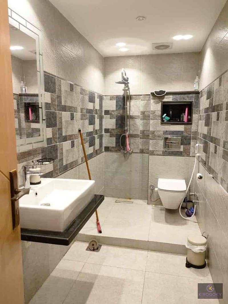 11 f8439cdf-94fc-46e1-a183-1edab43a8553. jpg