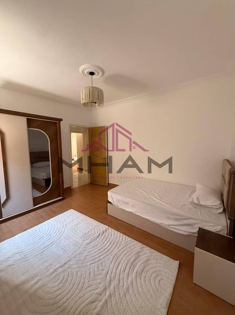 4 photo_5855166711361899519_y. jpg