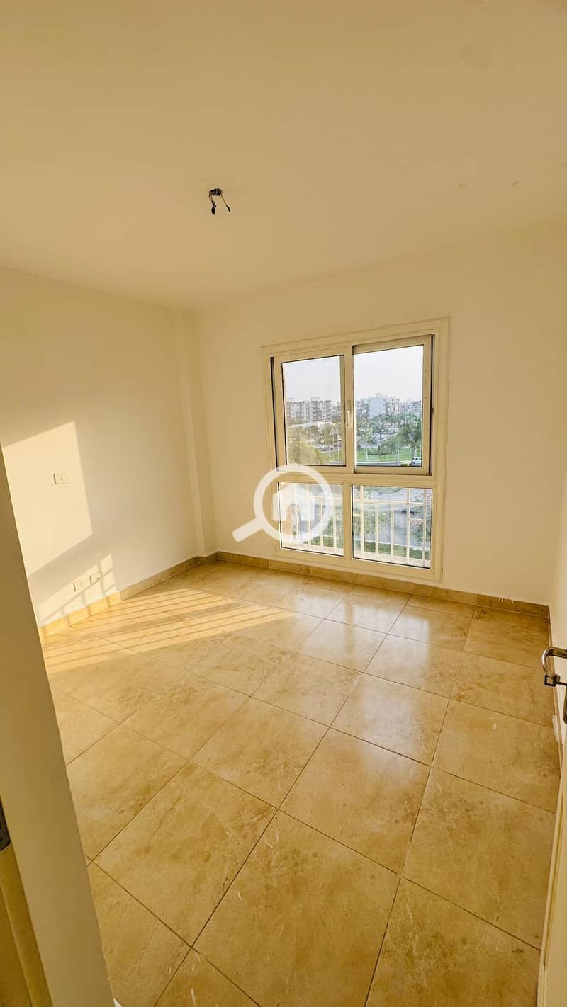 4 e86dd68b-7c78-4119-b888-8deccd610c1d. jpeg