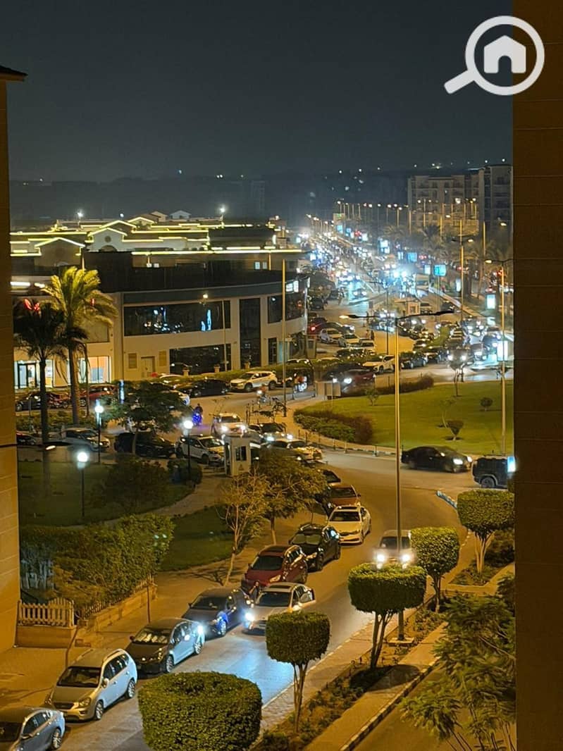 2 fb62eba6-dec8-4847-baf0-f35ac27c11d7. jpg