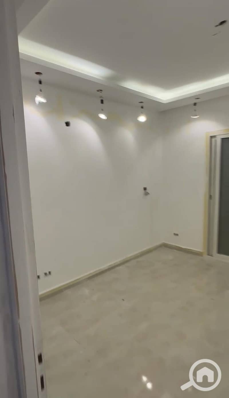 5 c40e4322-e5f1-44f8-b368-46f34bdfbc2d. jpg