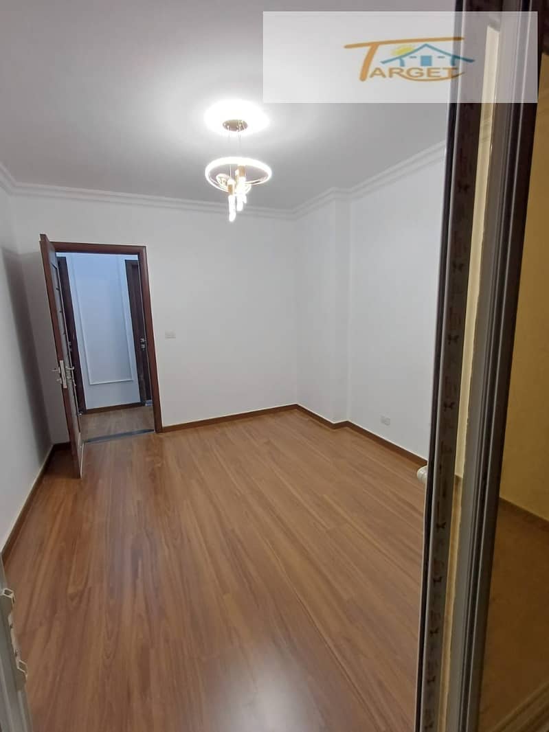 8 024d350a-99ca-4e85-bb3a-1f5a76ff41b9. jpg