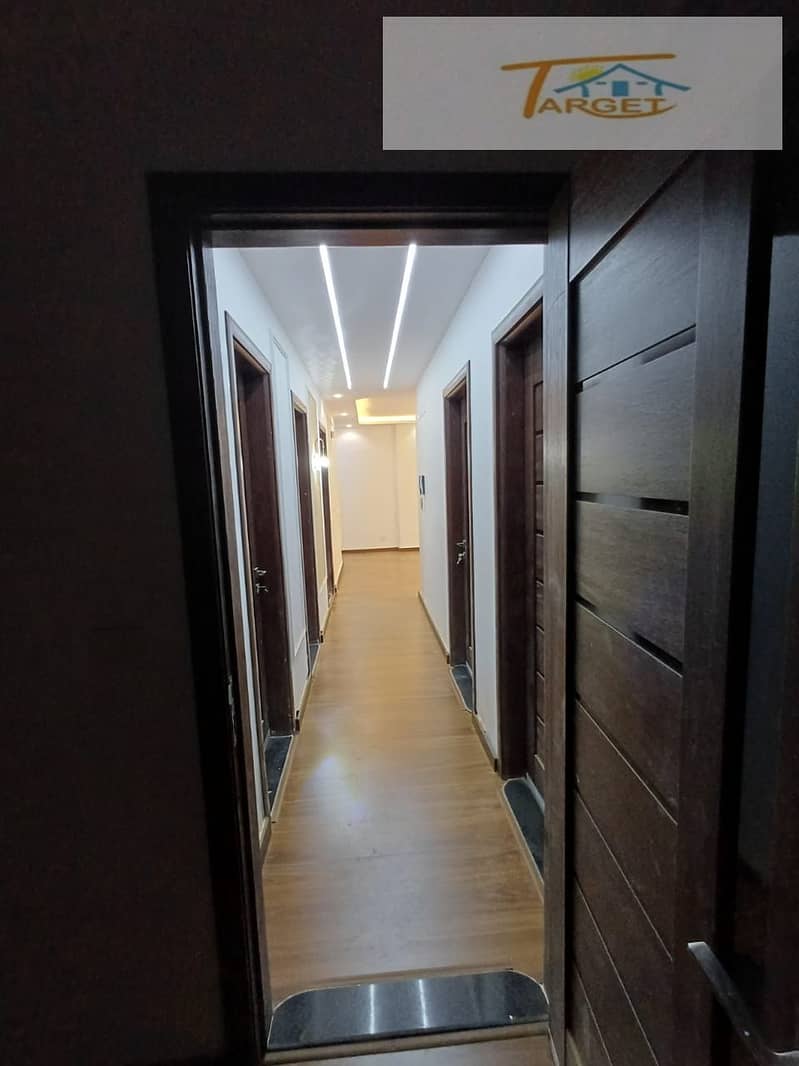 9 c280152b-201a-4cad-8c4c-5afd6a79f3ba. jpg