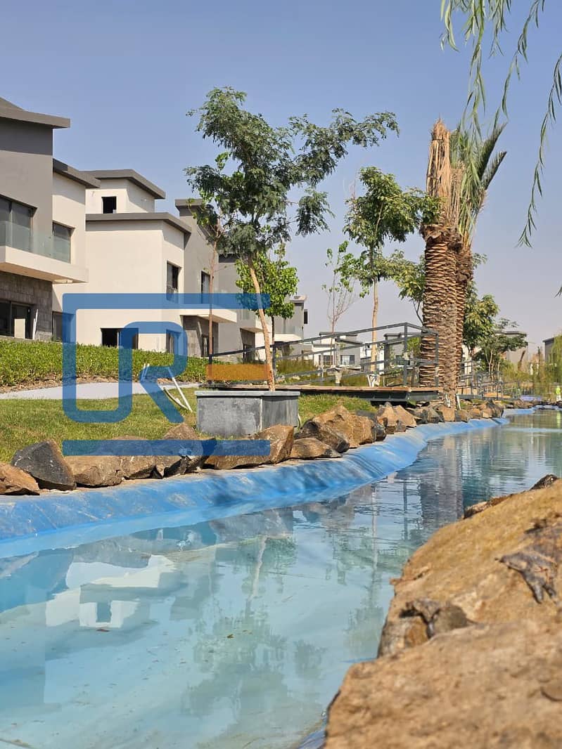 8 573314658_122269373054233445_1758129806305147030_n. jpg