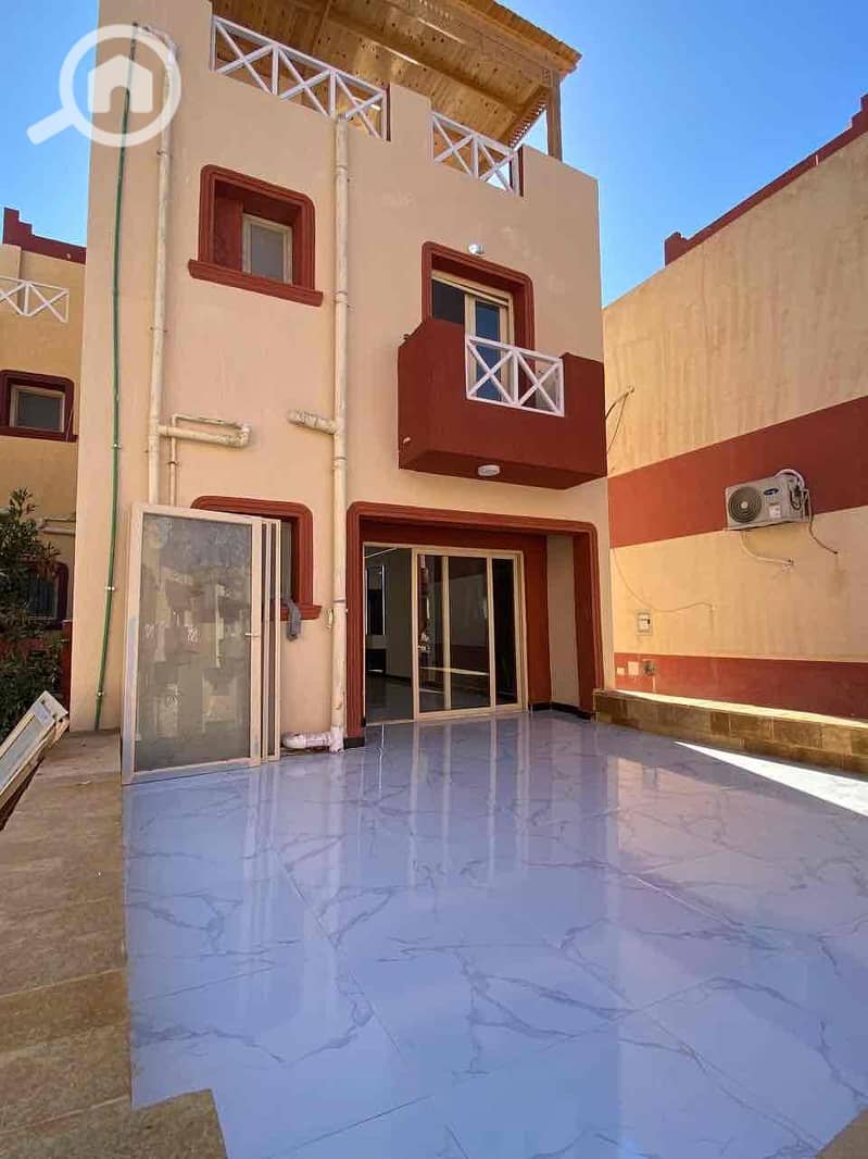 2 5d79b8b9-9fff-4254-a873-76229b37c59e. jpg