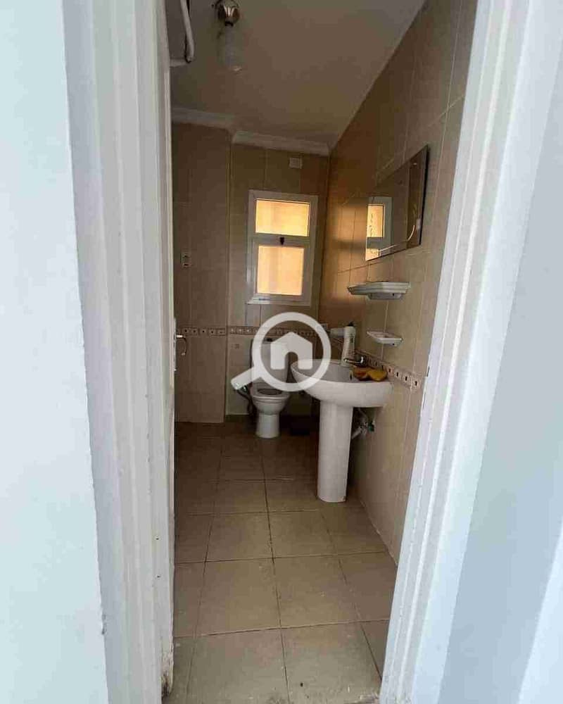 8 FB_IMG_1764176933387. jpg