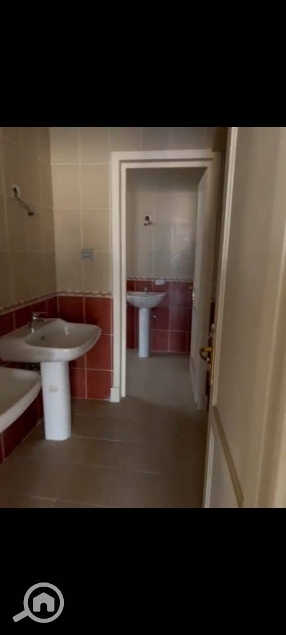 10 87d23ae1-74c8-45e3-a6f9-c7214d820e97. jpeg