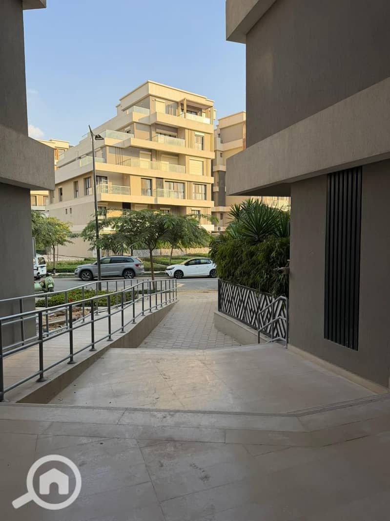 6 d8814060-c508-448b-8ac3-0154cc56349a. jpeg