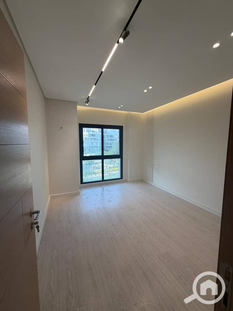 7 d6a146a0-e398-416c-970e-4d1693fd3470. jpeg