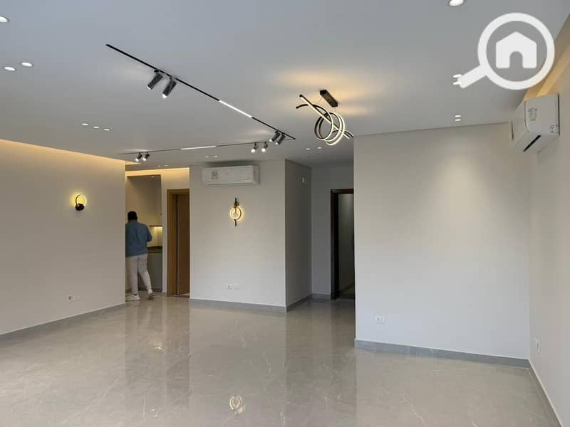 14 e4c43859-d5ac-4100-bda5-94d9dd307f59. jpeg