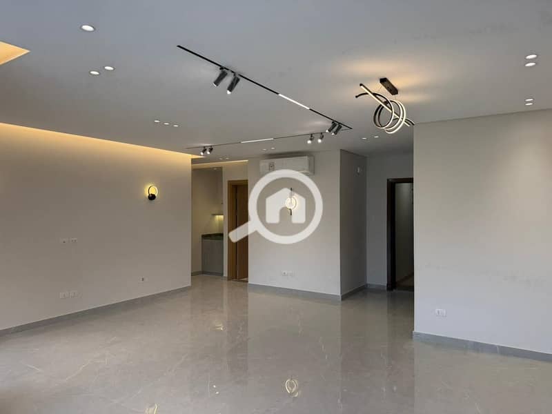 18 3303bf16-ff5c-4a52-bbef-805b6cc90717. jpeg