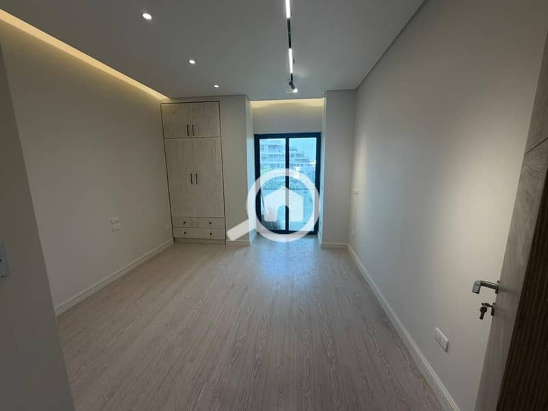 23 f30dd81b-5d6d-40f8-b953-b43a3f850876. jpeg