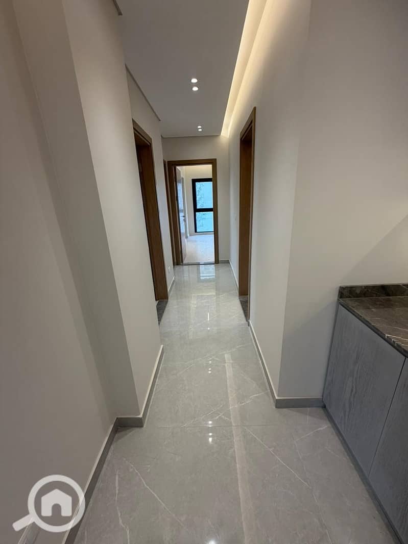 26 38b7d7e3-36de-4d7d-82a2-2b080eb5278b. jpeg