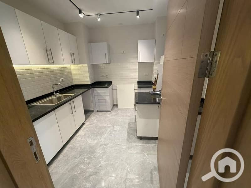 27 b4c638c6-b357-4ddf-b727-c9545cf35db5. jpeg