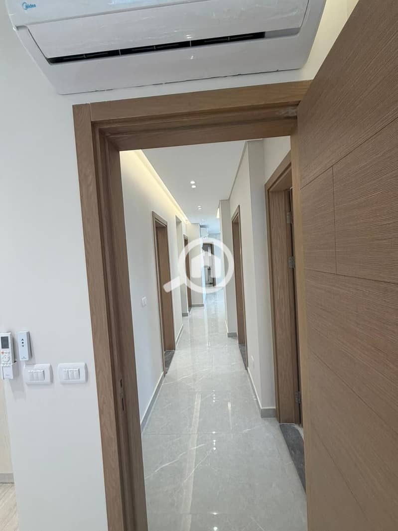 28 f0ad7a0d-8799-49b4-a0c8-f41195ac119d. jpeg