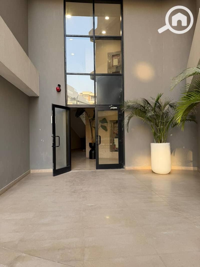 29 86f9df78-5ab1-4ea5-b83a-8f4053277a24. jpeg