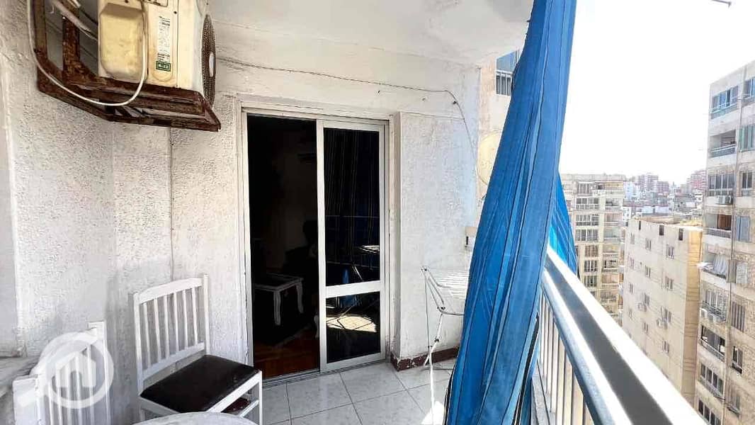 10 e4674a27-e8ef-4b41-a166-680522e5dcdf. jpg