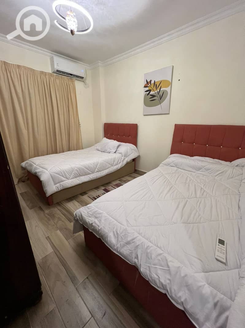 9 7235b908-9c46-46c3-9d0e-a6ca467237e2. jpeg