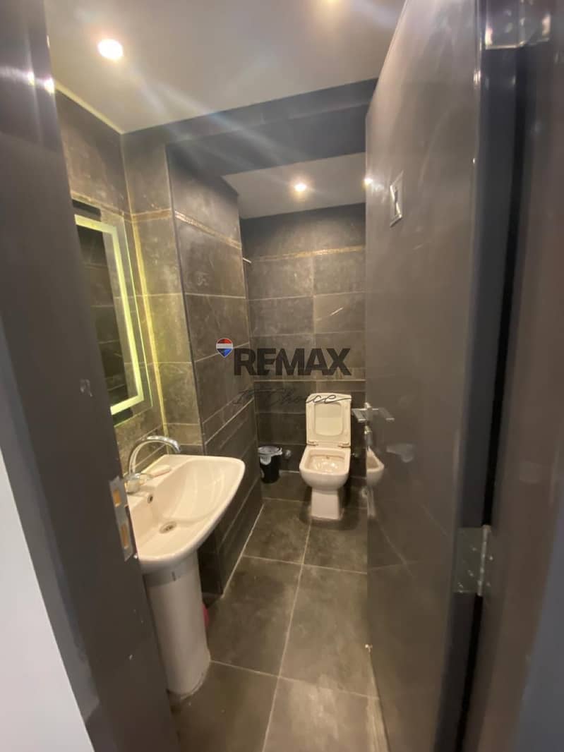 18 931164c2-0202-420e-a630-8fb0a240b521. jpg