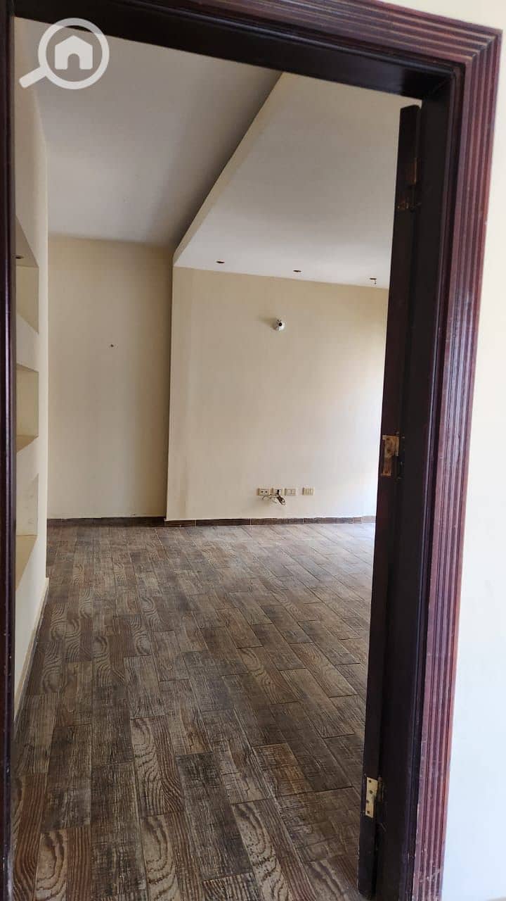 4 ed71cc1b-311d-45c3-9b37-1a2ee1fc1ce7. jpeg