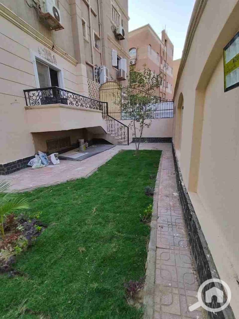 1000676126. jpg 1000676126. jpg