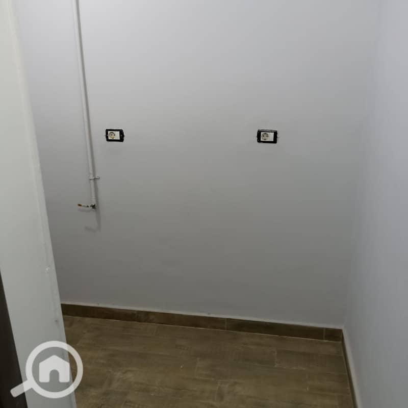 9 8fd1e856-c19a-4b68-981b-775c5894d4c4. jpeg