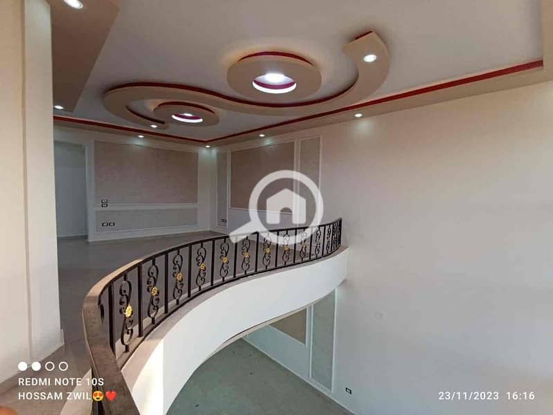 6 84763463-2b2a-4321-bd77-6fe9efd807bc. jpg