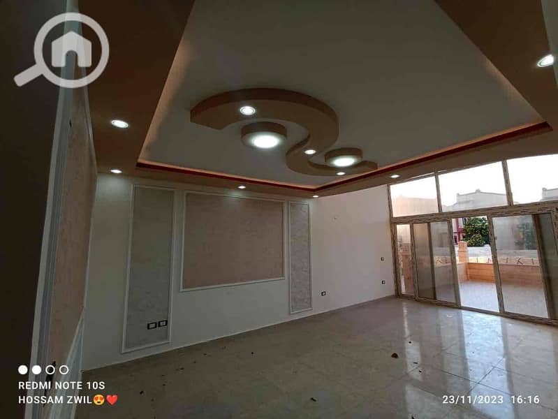 8 68f2dee2-0f39-4b20-9936-0978603a3259. jpg