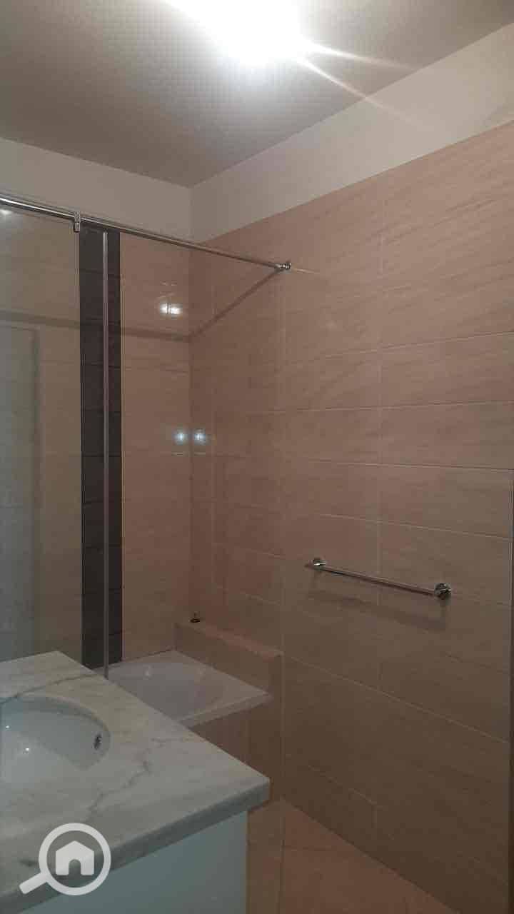 30 9043f62f-7e24-4aeb-9a32-f51f422e6f1f. jpg