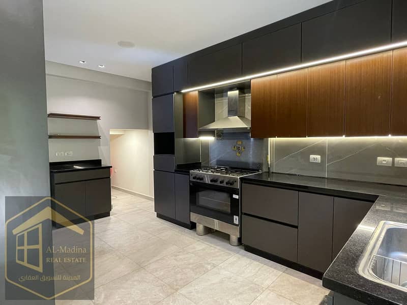 2 WhatsApp Image 2025-11-27 at 16.17. 16 (2). jpeg