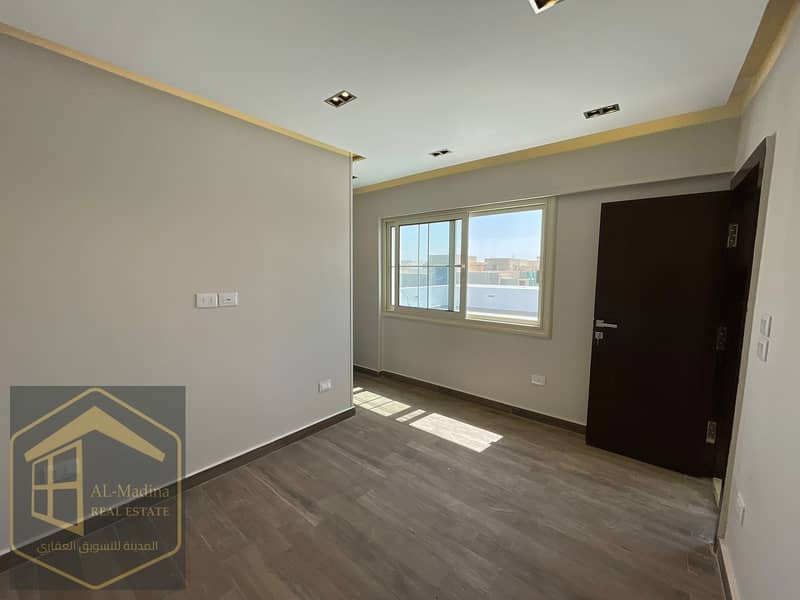 8 WhatsApp Image 2025-11-27 at 16.17. 20 (1). jpeg